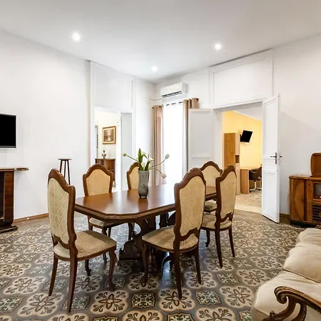 Guesthost - La Dimora Dei Mille - Roomy With Terrace *