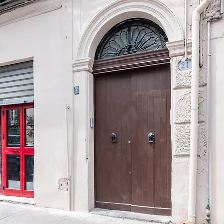 La Dimora Dei Mille - Roomy With Terrace Apartment